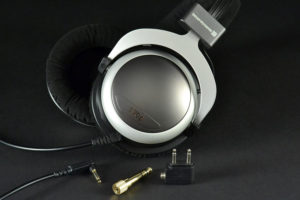 beyerdynamic-t20p-hphones-adapters-1500x1000